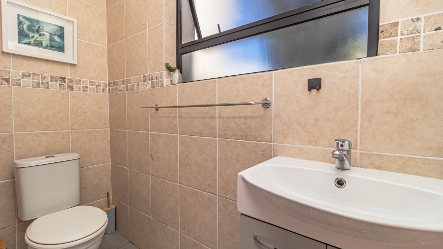 3 Bedroom Property for Sale in Waves Edge Western Cape